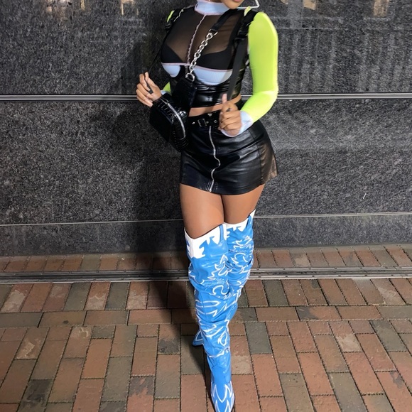 Black Leather Skirt - Picture 2 of 5